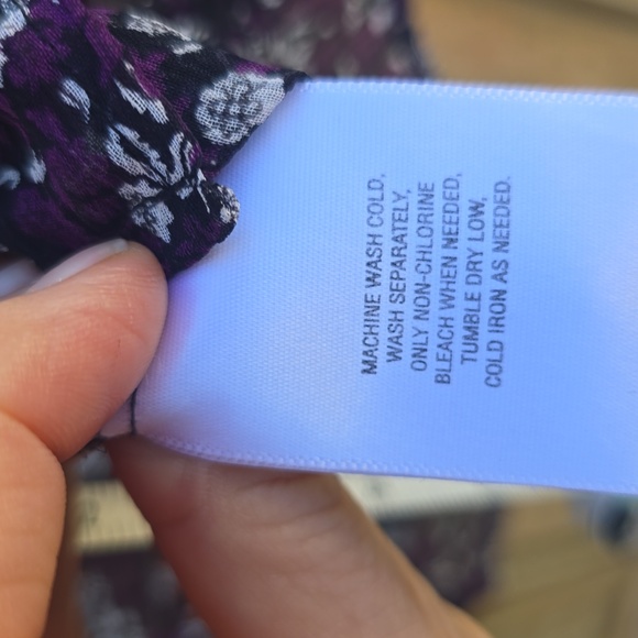 Jaclyn Smith Purple and White Floral Long Sleeve Blouse/Top - Picture 3 of 6